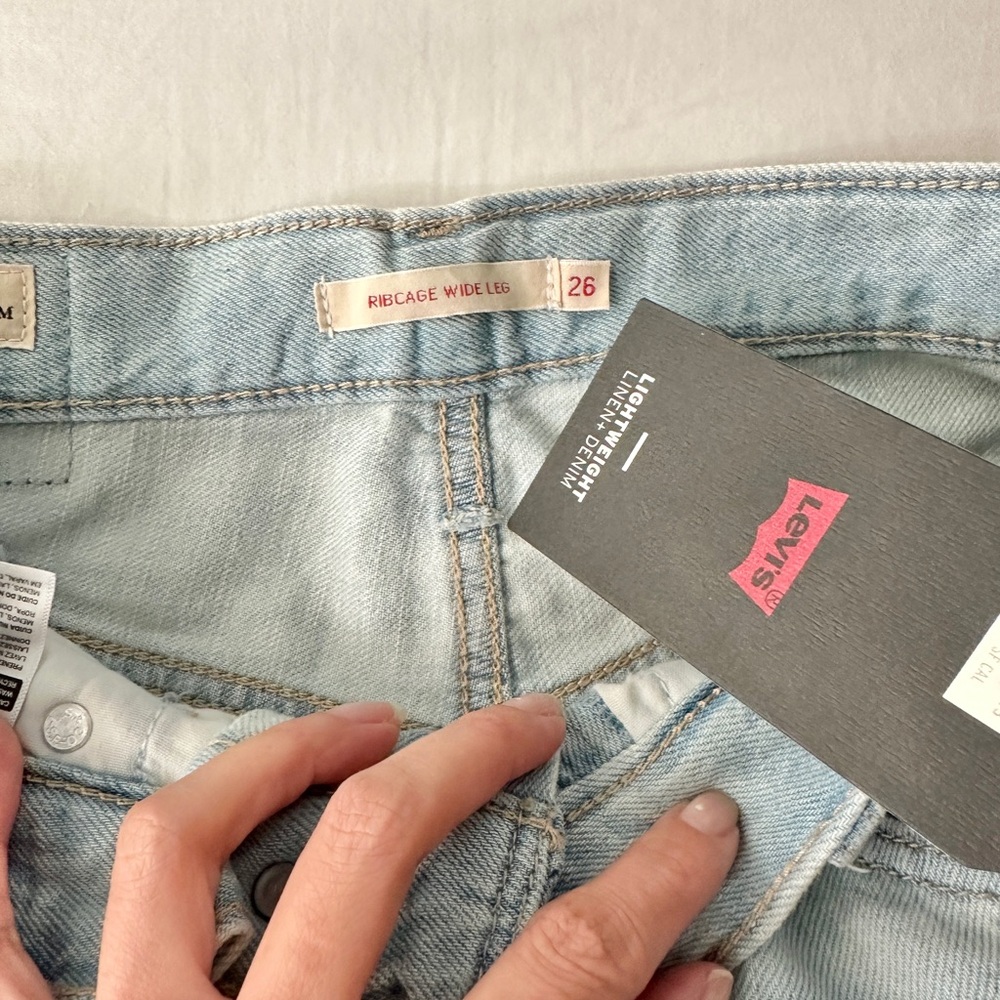 Levi’s Light Wash Wide Leg Women’s Jeans Linen blend NWT - Picture 4 of 7